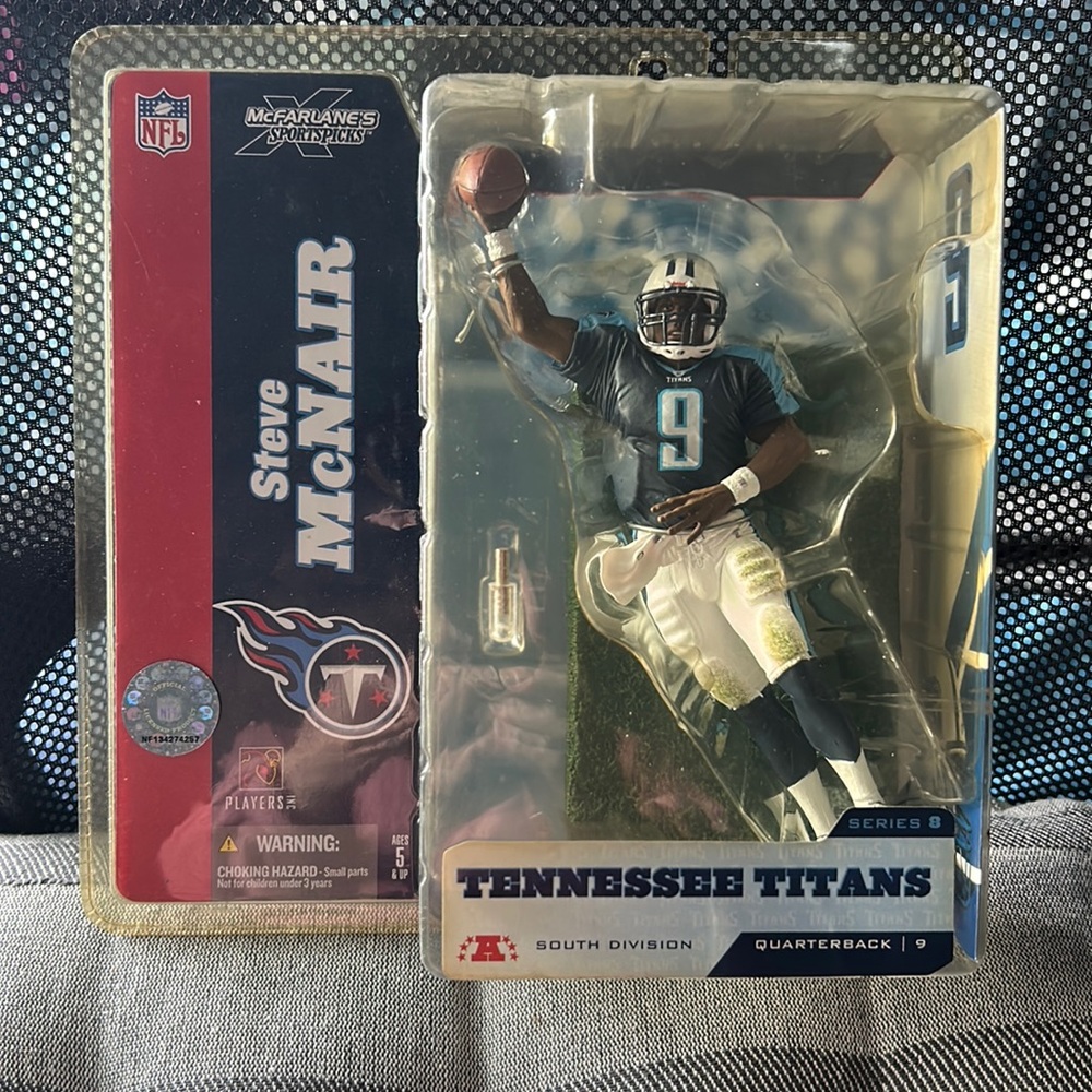 McFarlane - RARE Steve McNair - Tennessee Titans Quarterback #9